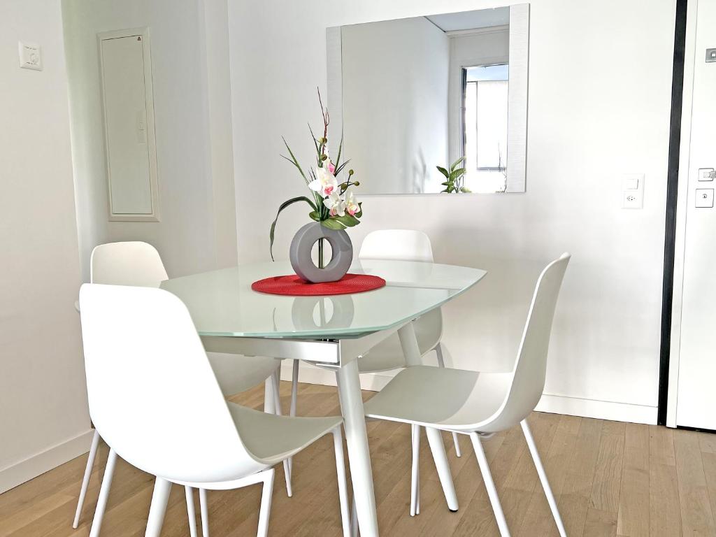 5 Rent Apartments Lugano Station - One-Bedroom Apartment