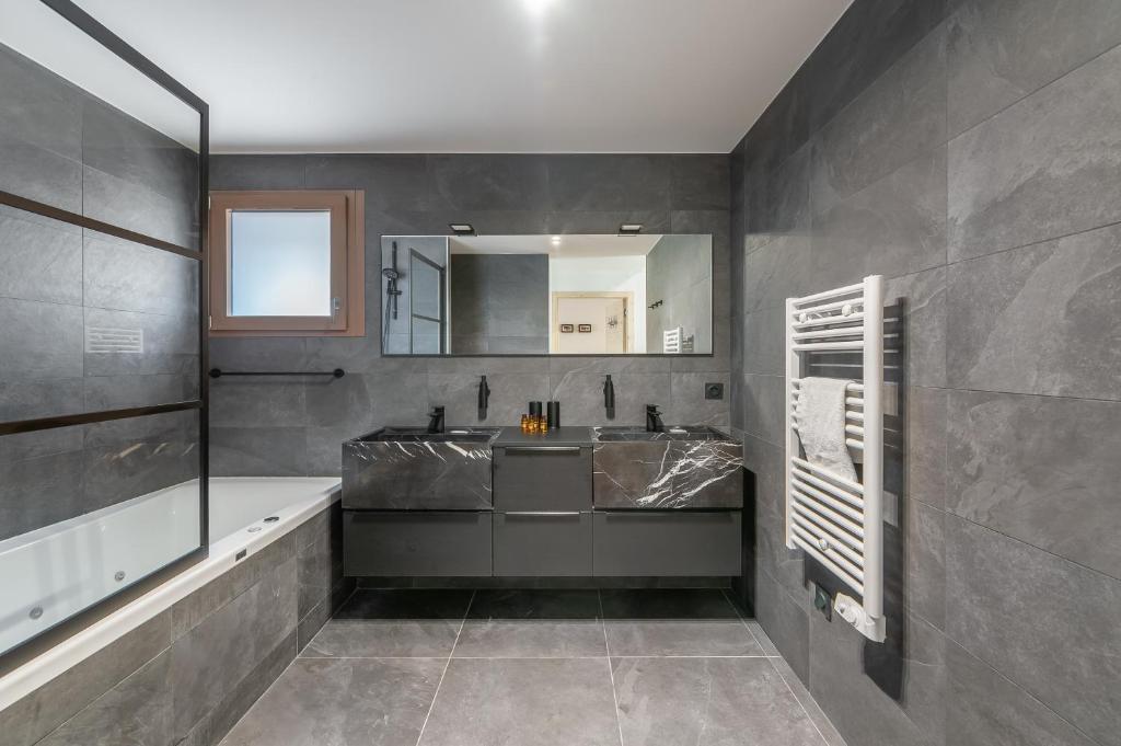 Koupelna v ubytování Quintessence - Apt B303 - Châtel - Châtel Multipass Été 2025 en option au tarif de 3euros par jour et par personne