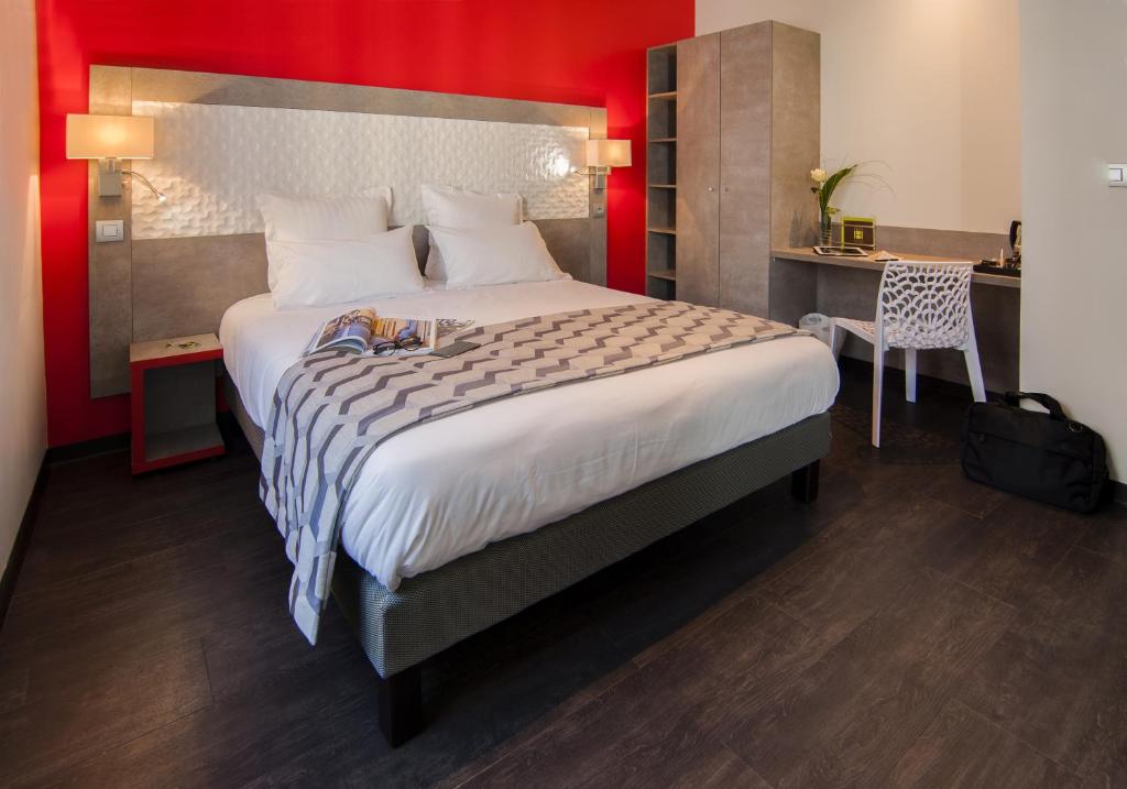 Hôtel Carré Vieux Port - Resim 11