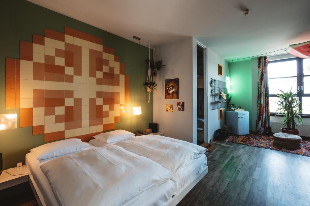 
Quadruple Suite Joy
