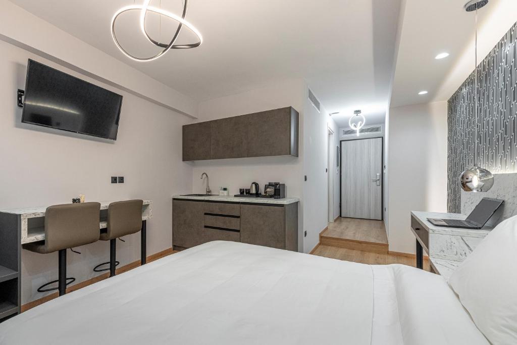 Ethereal Athεns - 3