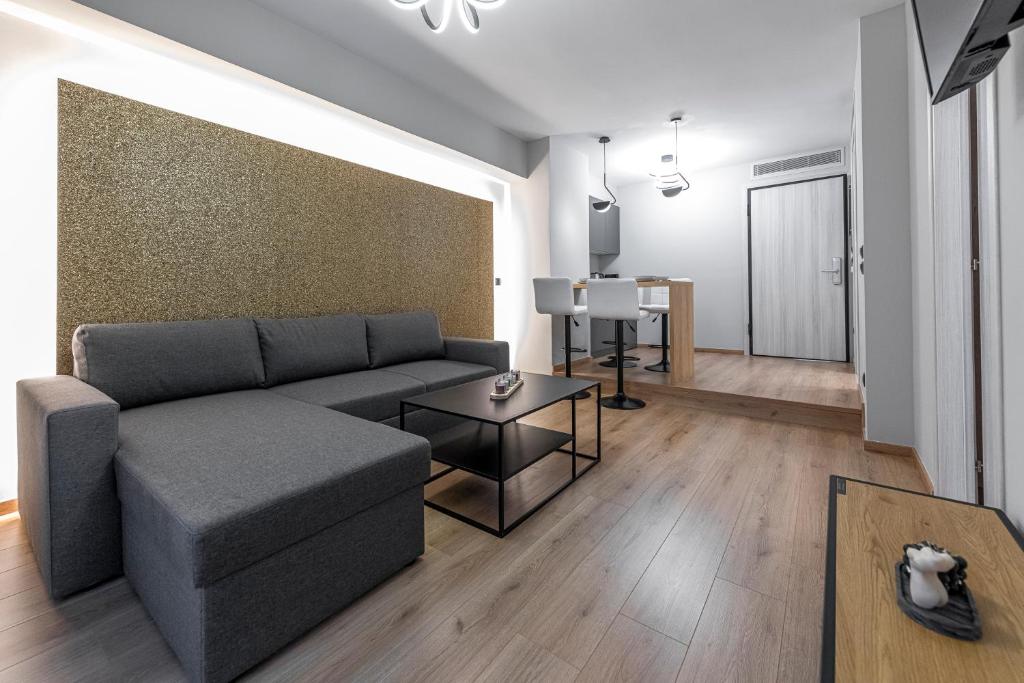 Ethereal Athεns - 12