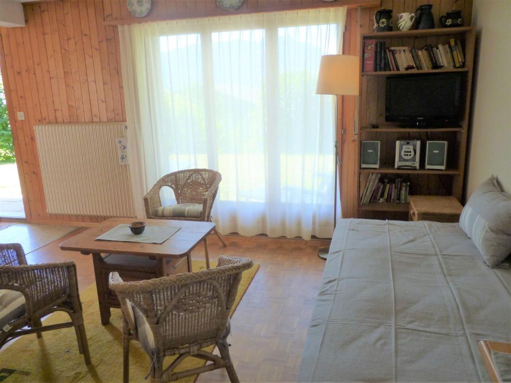 Posezení v ubytování Apartment Châtillon C 16 by Interhome