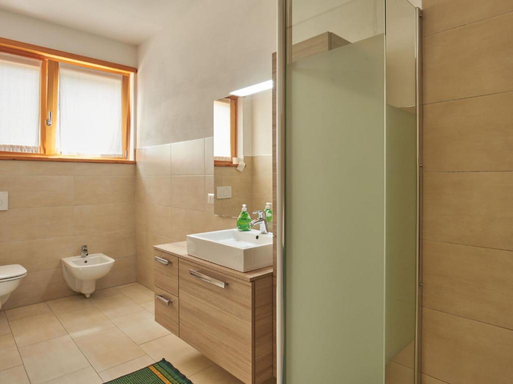 Koupelna v ubytování Holiday Home Gamma by Interhome
