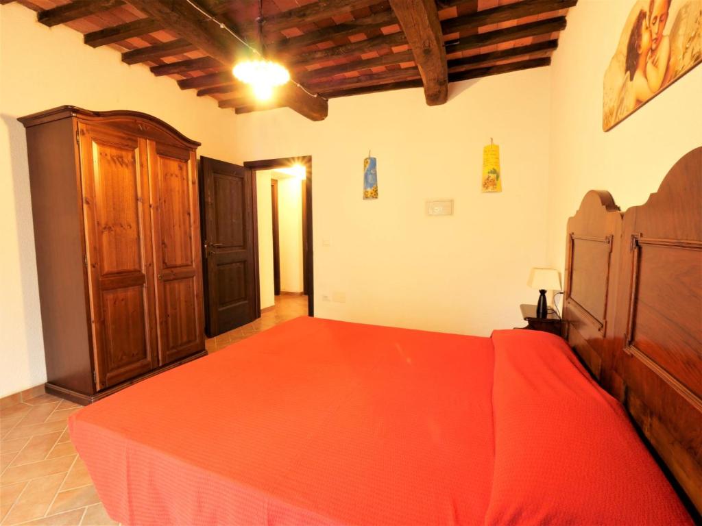 Łóżko lub łóżka w pokoju w obiekcie Apartment Pian dei Carpini - Laura by Interhome
