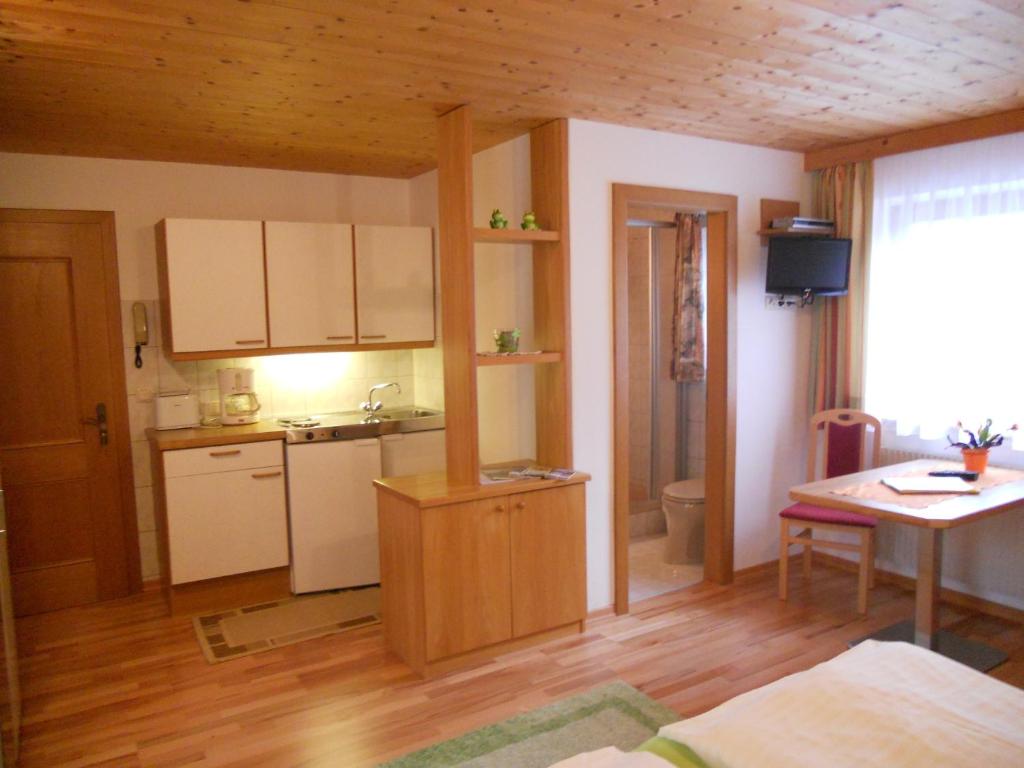 Kuchyňa alebo kuchynka v ubytovaní Appartements Sonnberg