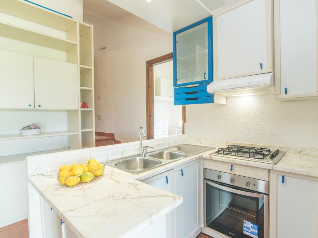 Kuchnia lub aneks kuchenny w obiekcie Holiday Home Nicoletta by Interhome
