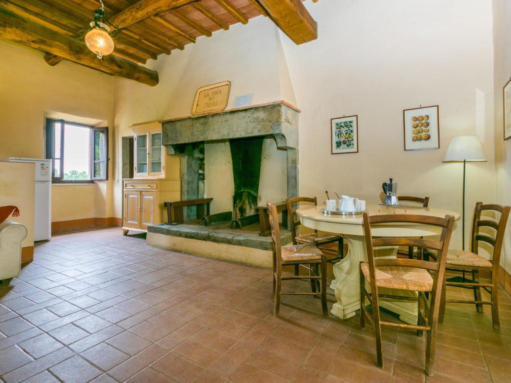 Posedenie v ubytovaní Holiday Home Buca dei Merli by Interhome