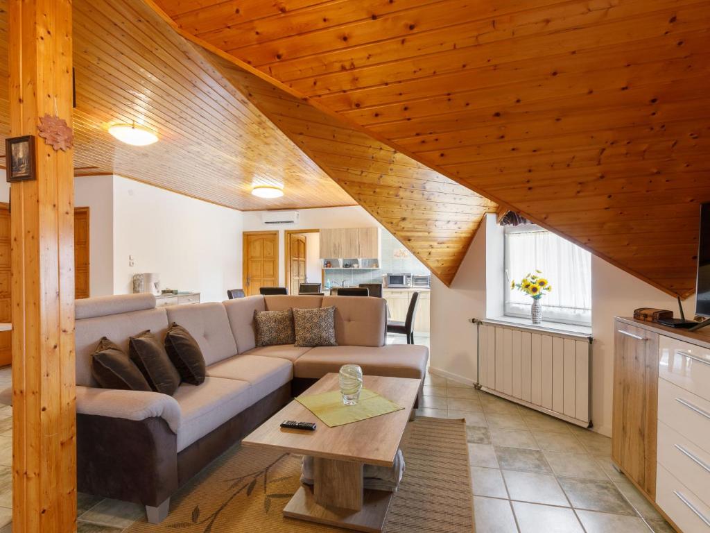 Posedenie v ubytovaní Apartment Küsz by Interhome