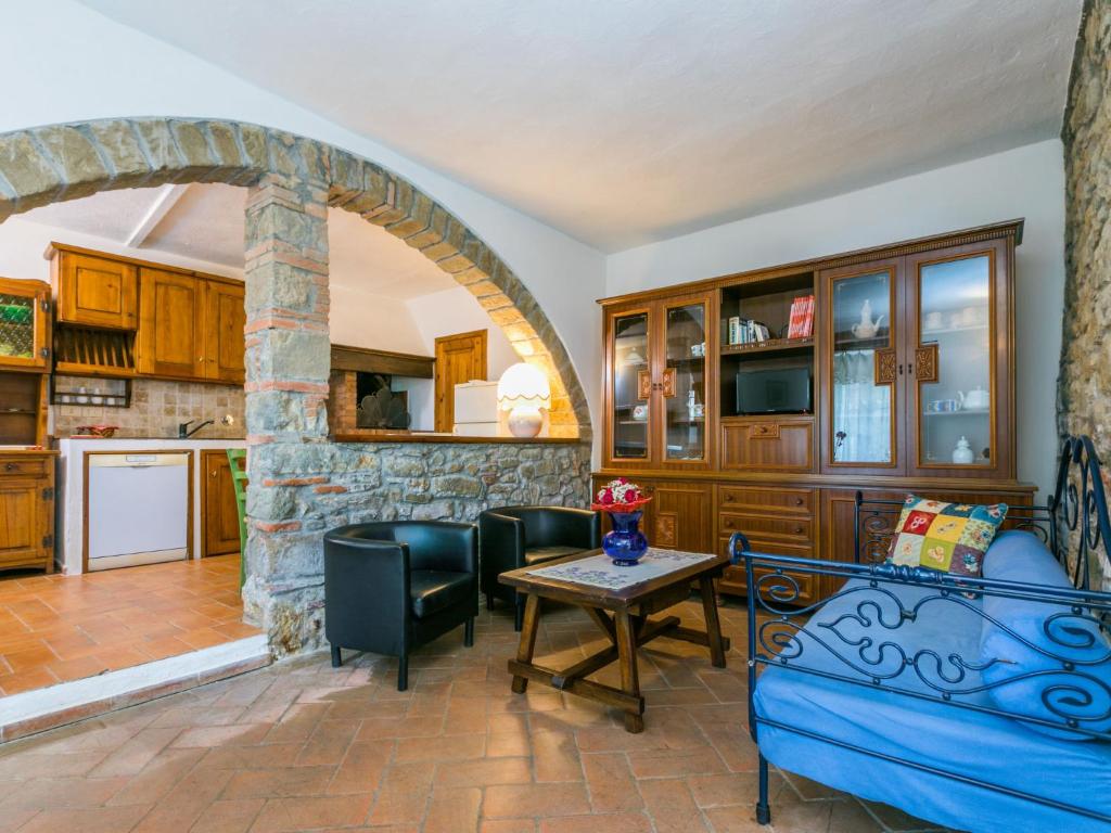 Kuchnia lub aneks kuchenny w obiekcie Holiday Home Appartamento Piccolo by Interhome