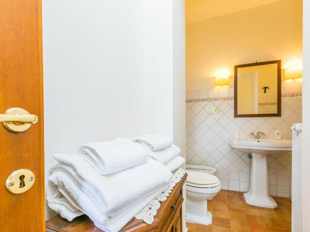 Łazienka w obiekcie Holiday Home Appartamento Piccolo by Interhome