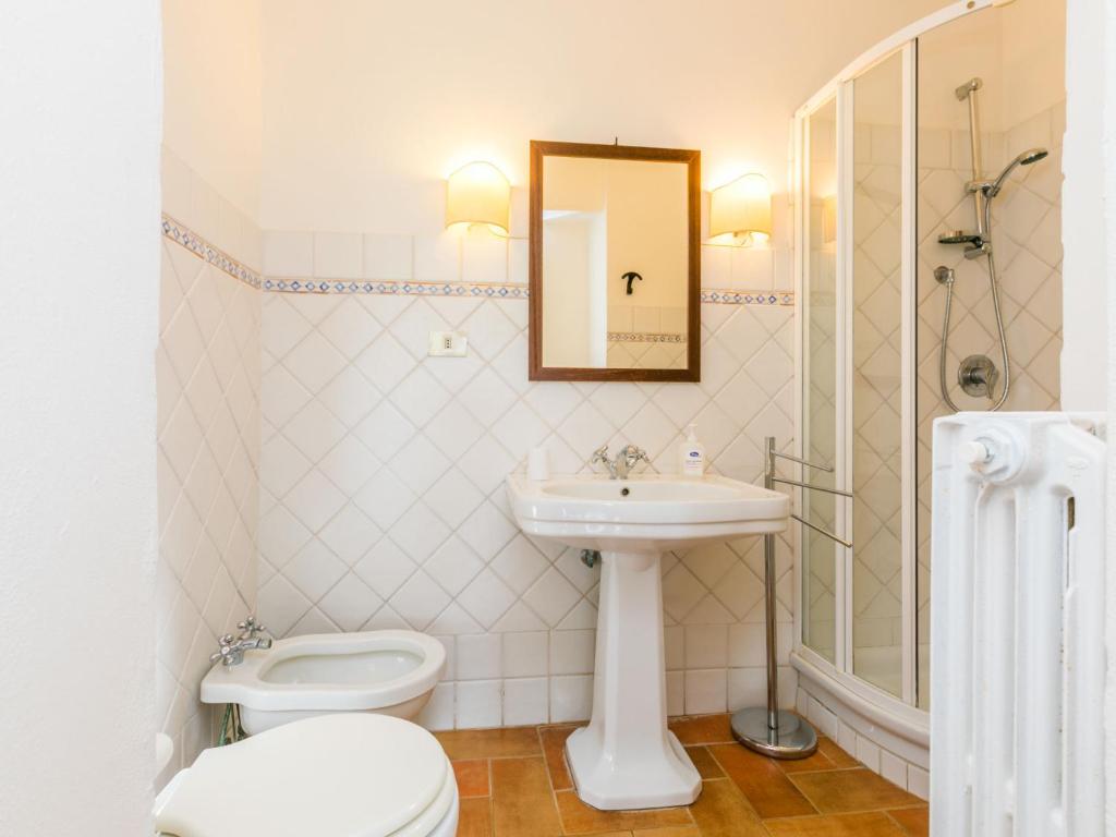 Łazienka w obiekcie Holiday Home Appartamento Piccolo by Interhome