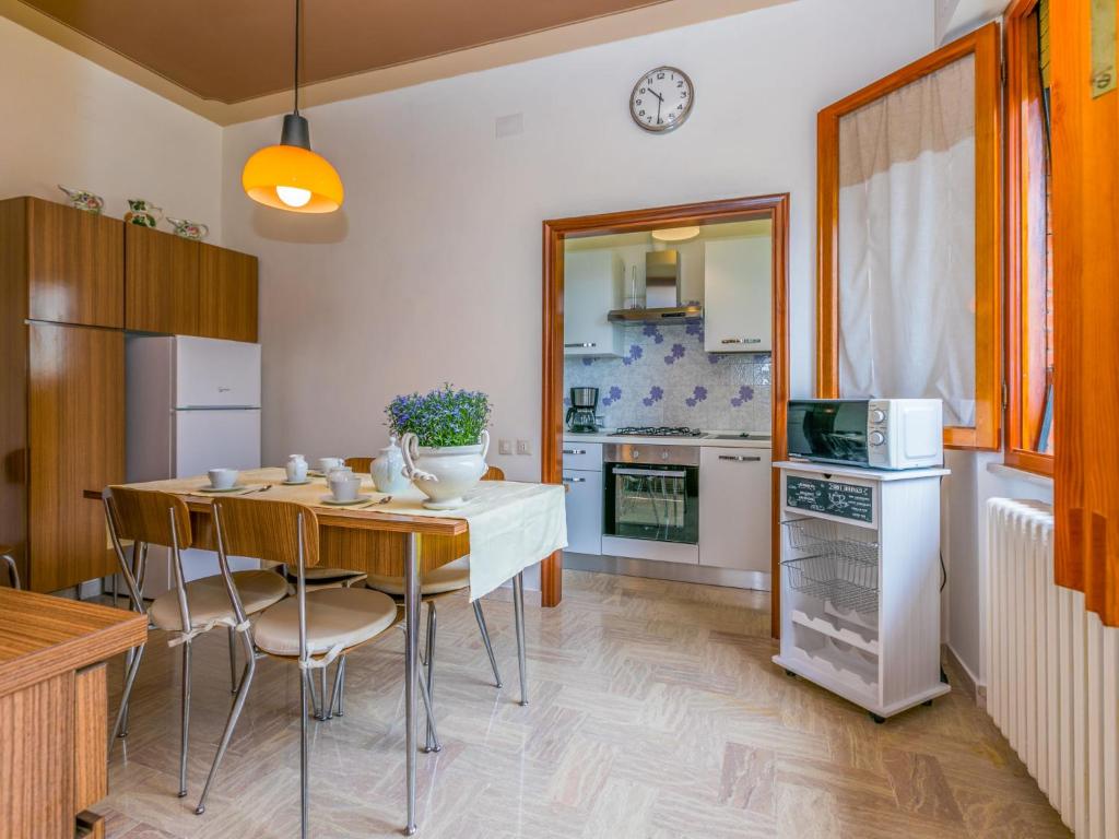 Kuchnia lub aneks kuchenny w obiekcie Holiday Home Miranda by Interhome