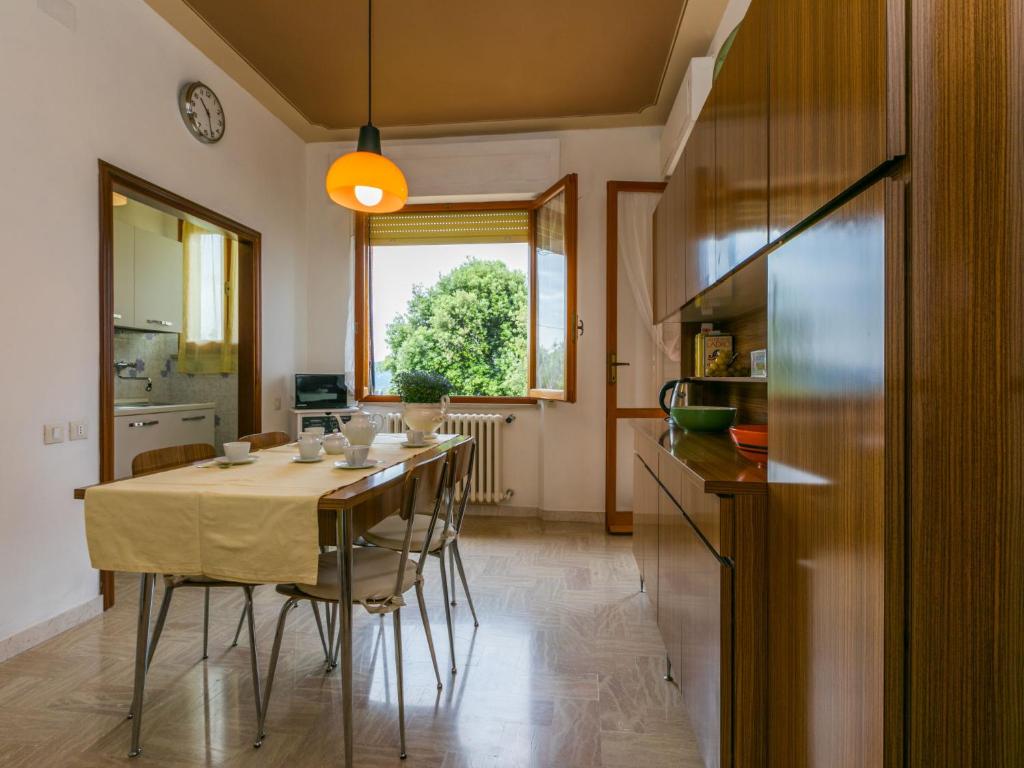 Kuchnia lub aneks kuchenny w obiekcie Holiday Home Miranda by Interhome
