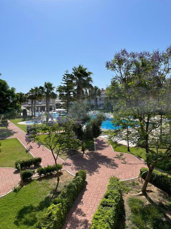Bazén v ubytování Belek Golf Village Apartments nebo v jeho okolí