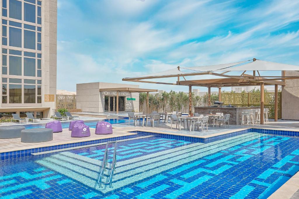 Bazén v ubytování Hyatt Regency Cairo West nebo v jeho okolí
