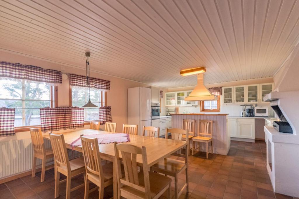 Bruksvallarna Lullens stugby - Holiday Home