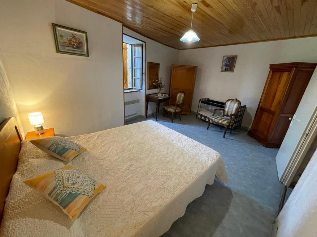 gites de la Vaysse - Twee Slaapkamers Huis