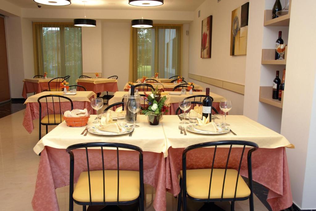 Restaurace v ubytování Groane Hotel Residence