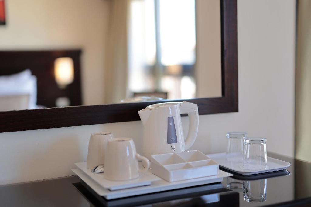 Blue Waves Resort - 8