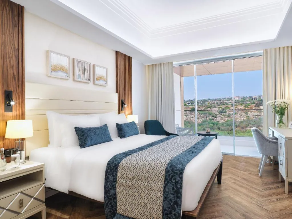 Junior Suite with Inland View