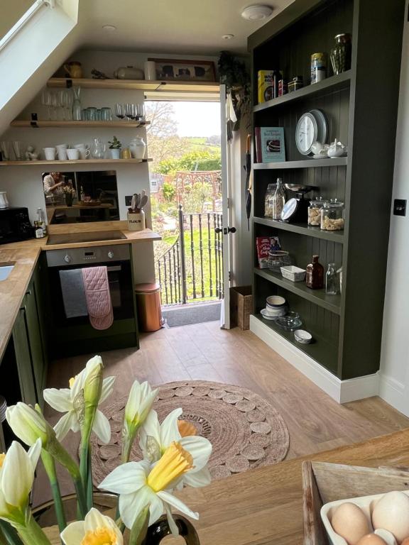 Pear Tree Loft - One-Bedroom Apartment