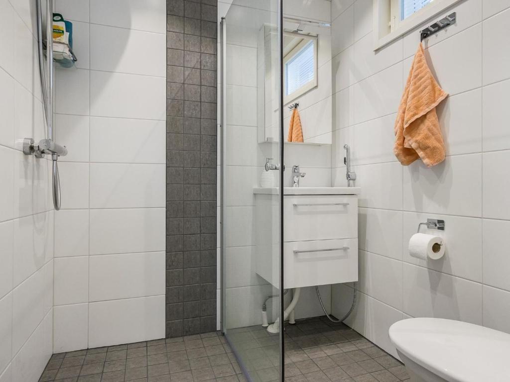 Koupelna v ubytování Holiday Home Villa kuortane by Interhome