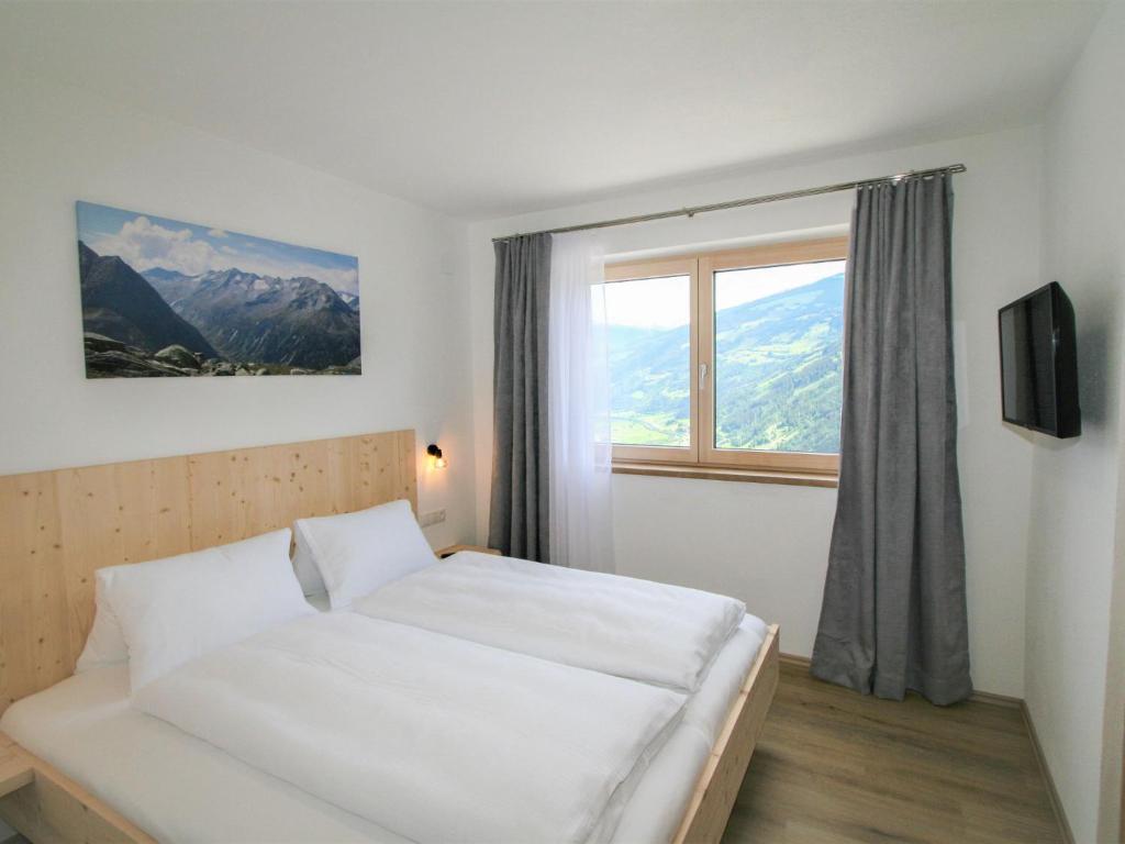 Postel nebo postele na pokoji v ubytování Apartment Rosina by Interhome
