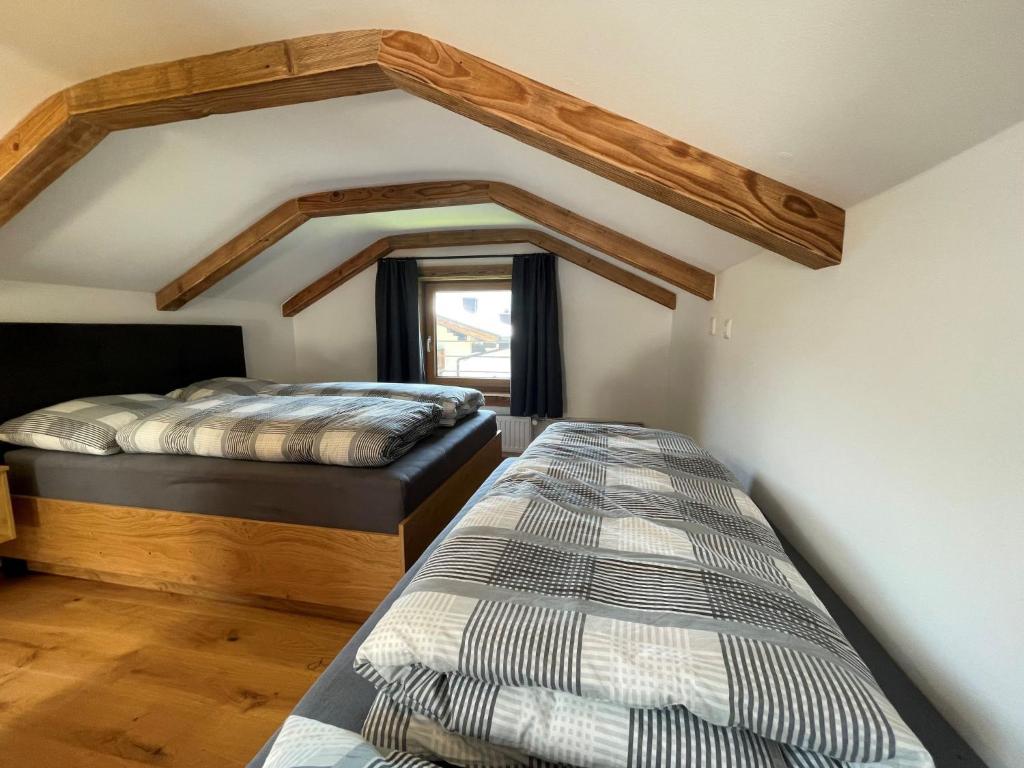 Posteľ alebo postele v izbe v ubytovaní Holiday Home Haus Nussbaum by Interhome