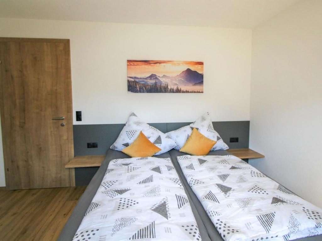 Postel nebo postele na pokoji v ubytování Apartment Georg by Interhome