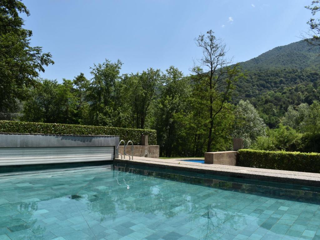 Bazén v ubytování Apartment App- Bosco-Ticino Ticket Inklusive! by Interhome nebo v jeho okolí