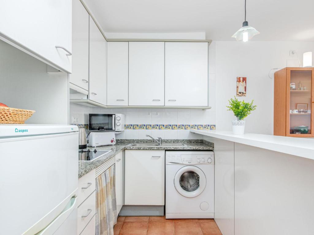 Kuchyň nebo kuchyňský kout v ubytování Apartment Stella Maris-1 by Interhome