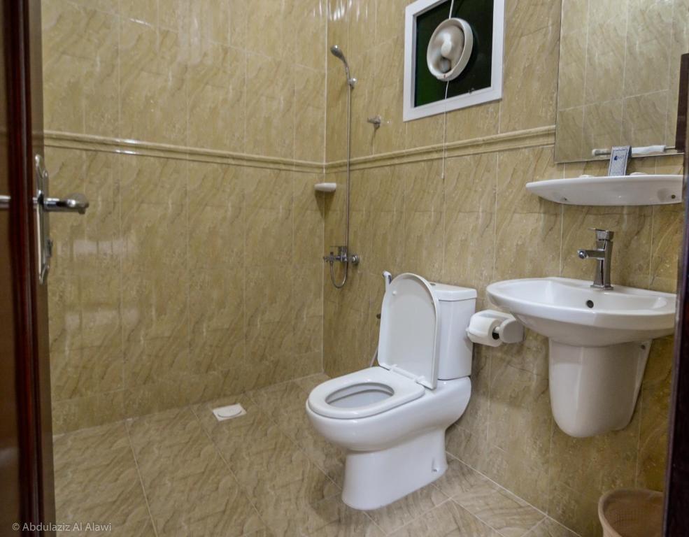Koupelna v ubytování Al Jumhour Hotel Apartments