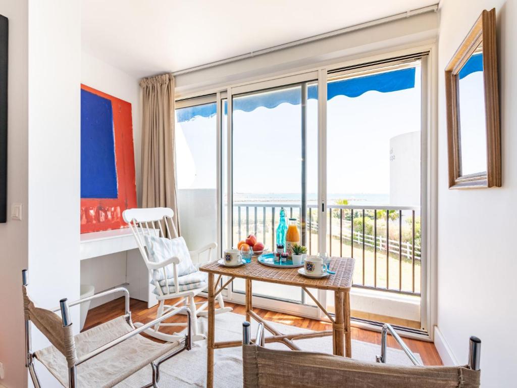 Balkón alebo terasa v ubytovaní Apartment Le Maeva by Interhome