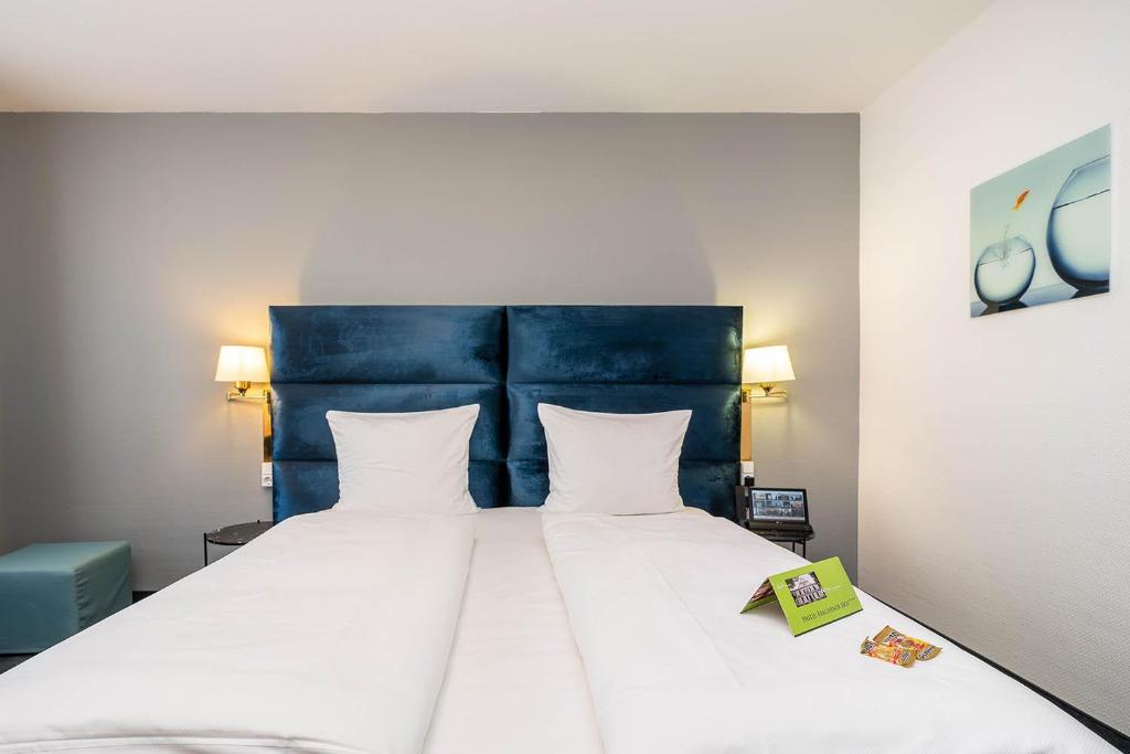 Hotel Frechener Hof - Room With Kingsize Bed