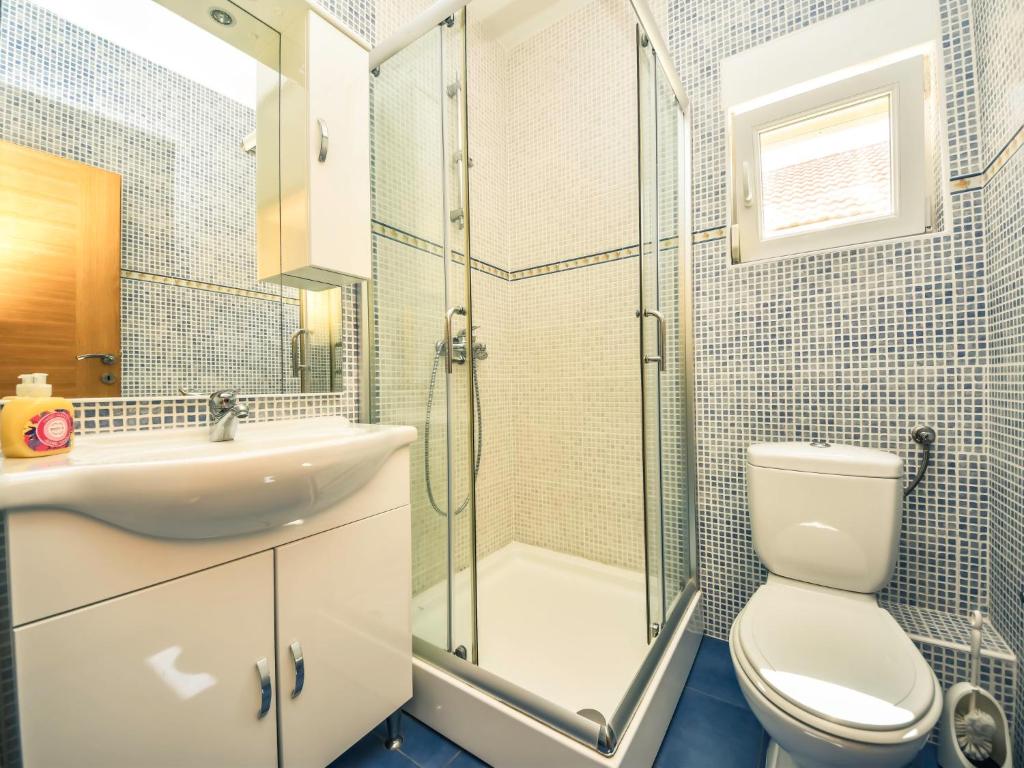 Kúpeľňa v ubytovaní Apartment Tanja-1 by Interhome