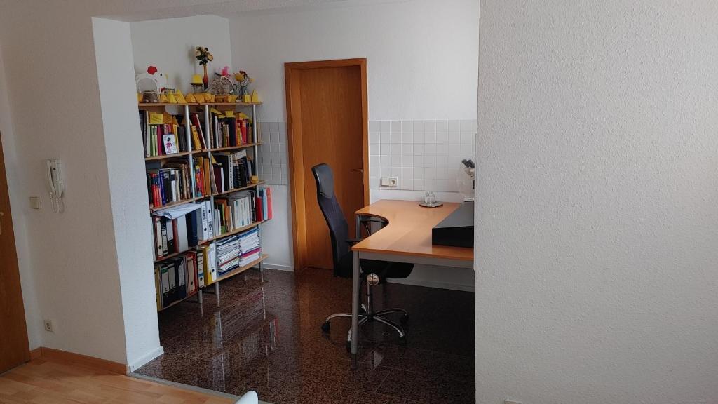 Knihovna v apartmánu