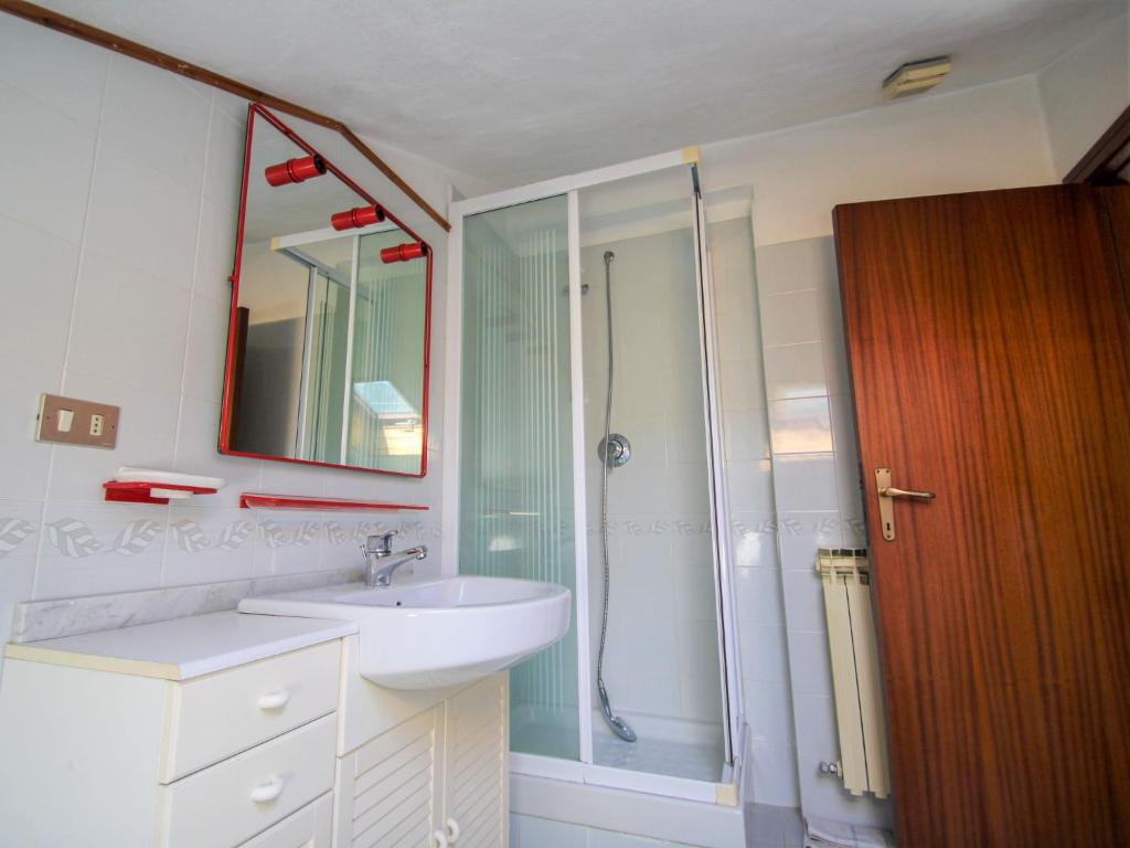 Kúpeľňa v ubytovaní Apartment Brunetta by Interhome