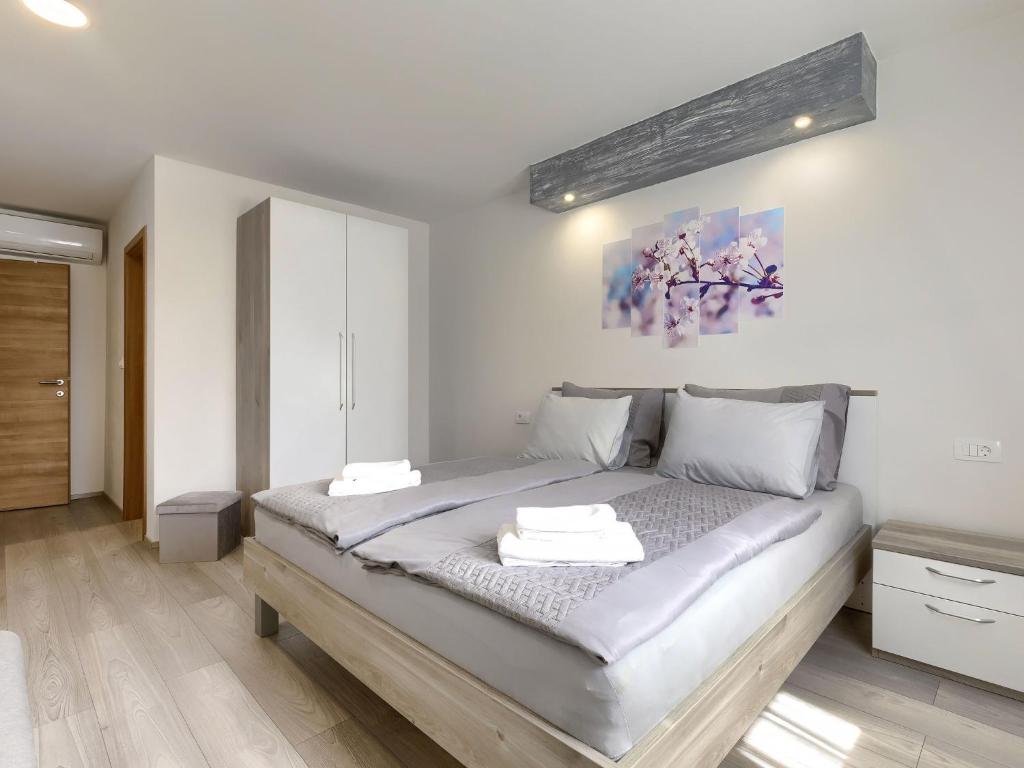 Cama ou camas em um quarto em Holiday Home Casa Gverino by Interhome