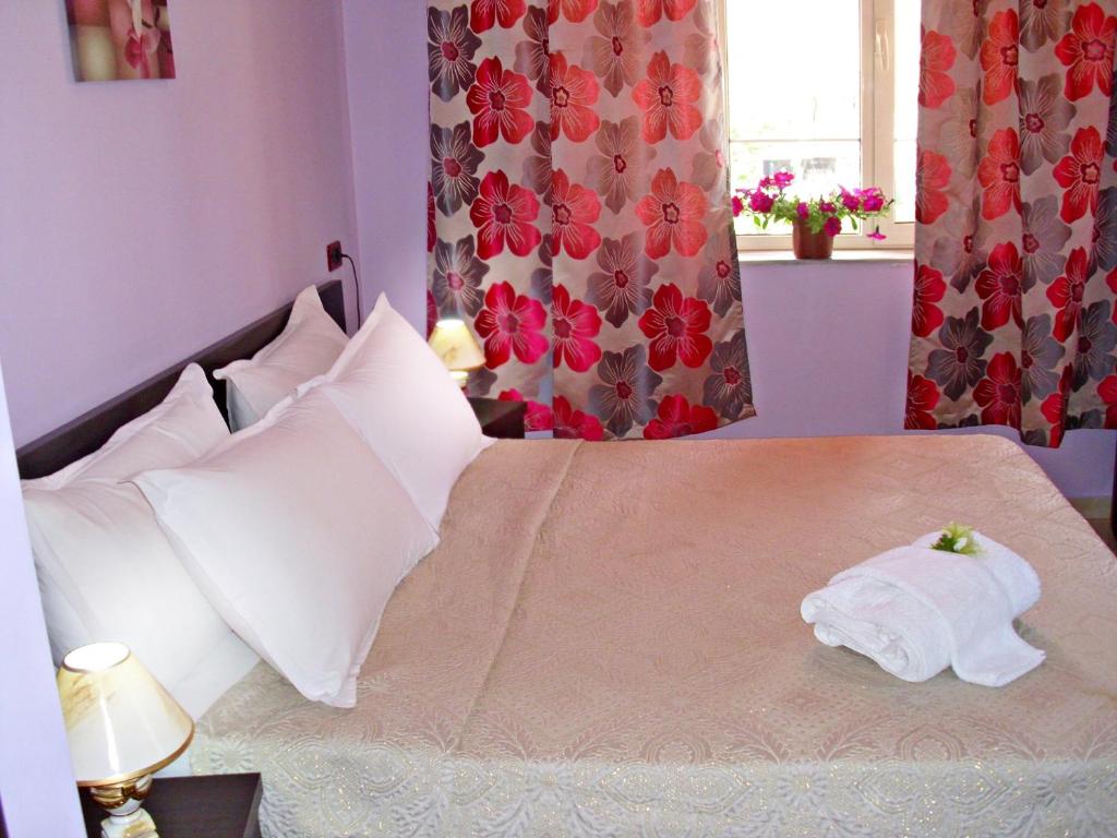 Jolly City Center Hotel - Image 2