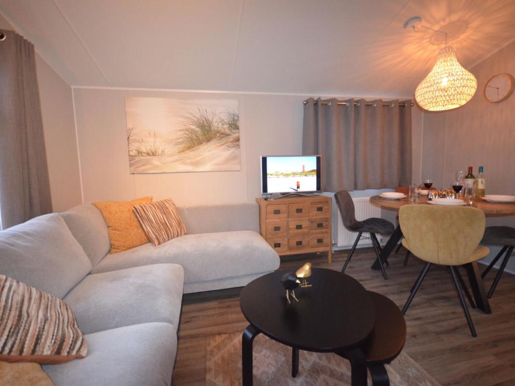 Posezení v ubytování Holiday Home Wiringherlant-28 by Interhome