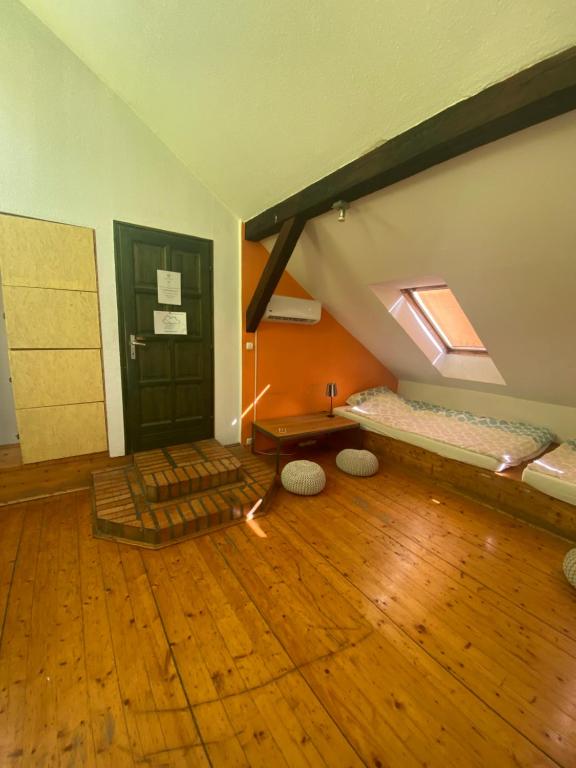 Postel nebo postele na pokoji v ubytování Unity Hostel Budapest
