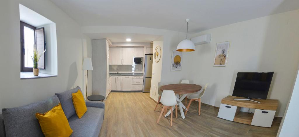 Kuchyňa alebo kuchynka v ubytovaní Apartamentos Turísticos Hornillo AT-CC-00681