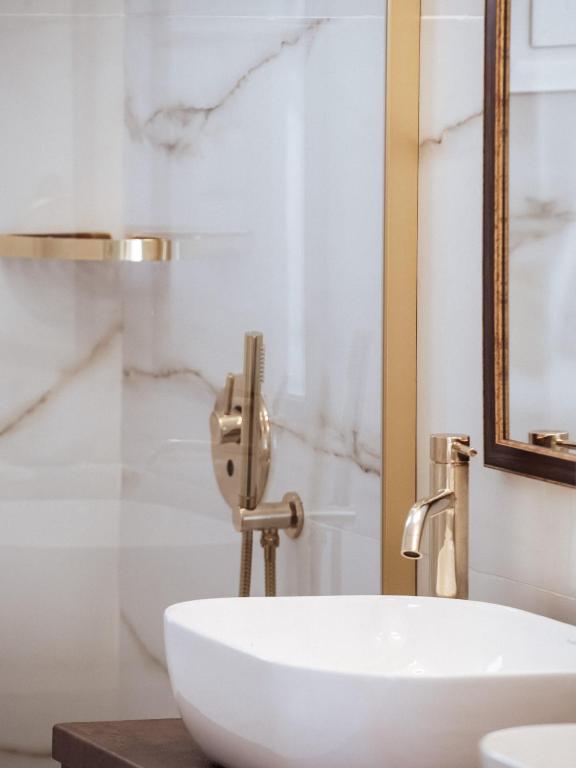 Kúpeľňa v ubytovaní Luxury 3BR Apartment in the Heart of the City