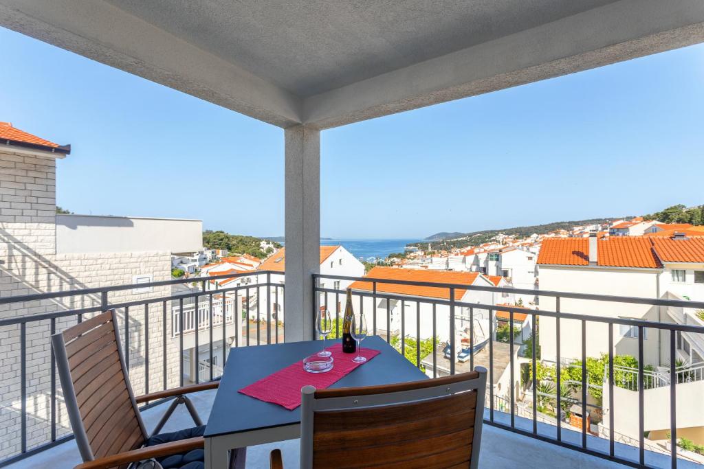 Balkón alebo terasa v ubytovaní HOT TUB Sea View SPA