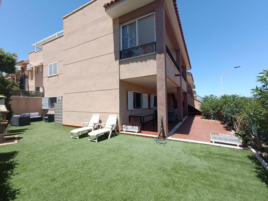 Vonkajšia záhrada v ubytovaní Villa Teresitas, Casa Grande en Gran Alacant