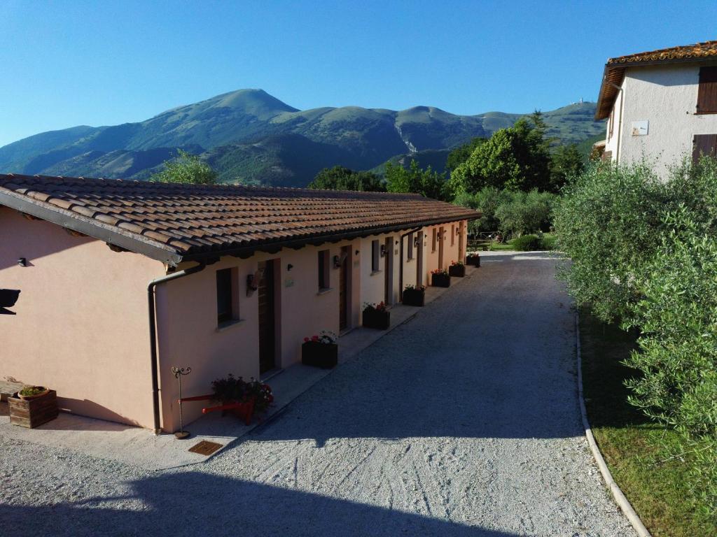 Booking.com: Agriturismo Santa Croce , Fossato di Vico, Italia - 42 Giudizi  degli ospiti . Prenota ora il tuo hotel!