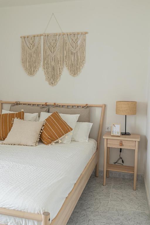 Posteľ alebo postele v izbe v ubytovaní LXR Waikiki Beach Front 3Hab. Tarifa