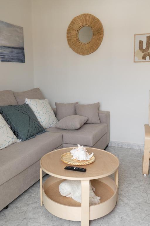 Posedenie v ubytovaní LXR Waikiki Beach Front 3Hab. Tarifa