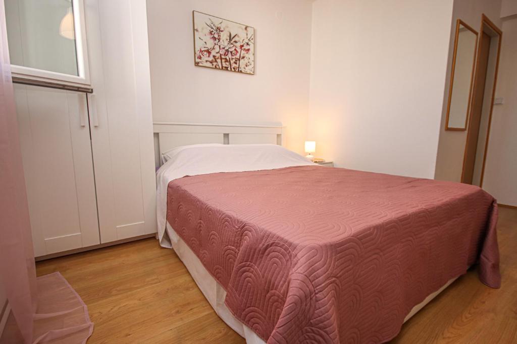 Apartments Nina - Studio Apartment